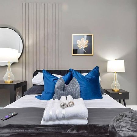 The Suite Spot! Downtown Skyline Views! Sleeps 12 Houston Exterior photo